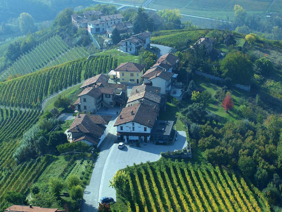 La Rosa Dei Vini Panzió Serralunga d’Alba Kültér fotó